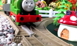 托马斯小火车玩具视频,欢声笑语中的童年回忆